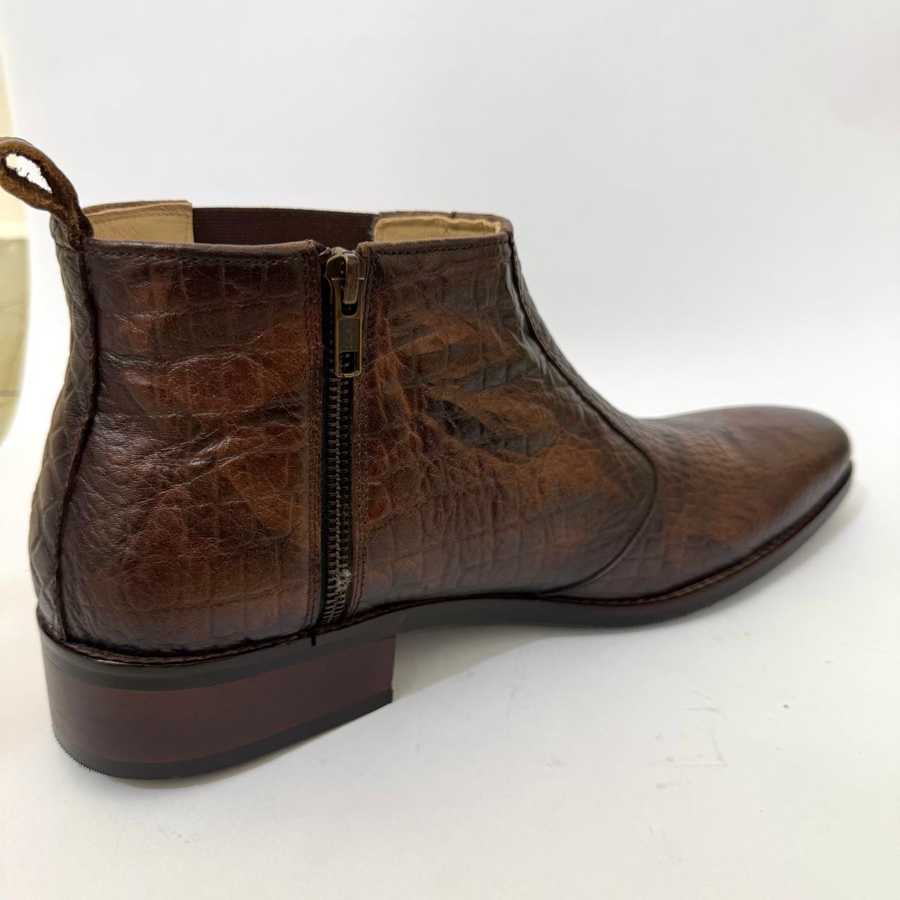 CLASSIC BROWN TEXTURED CHELSEA BOOTS
