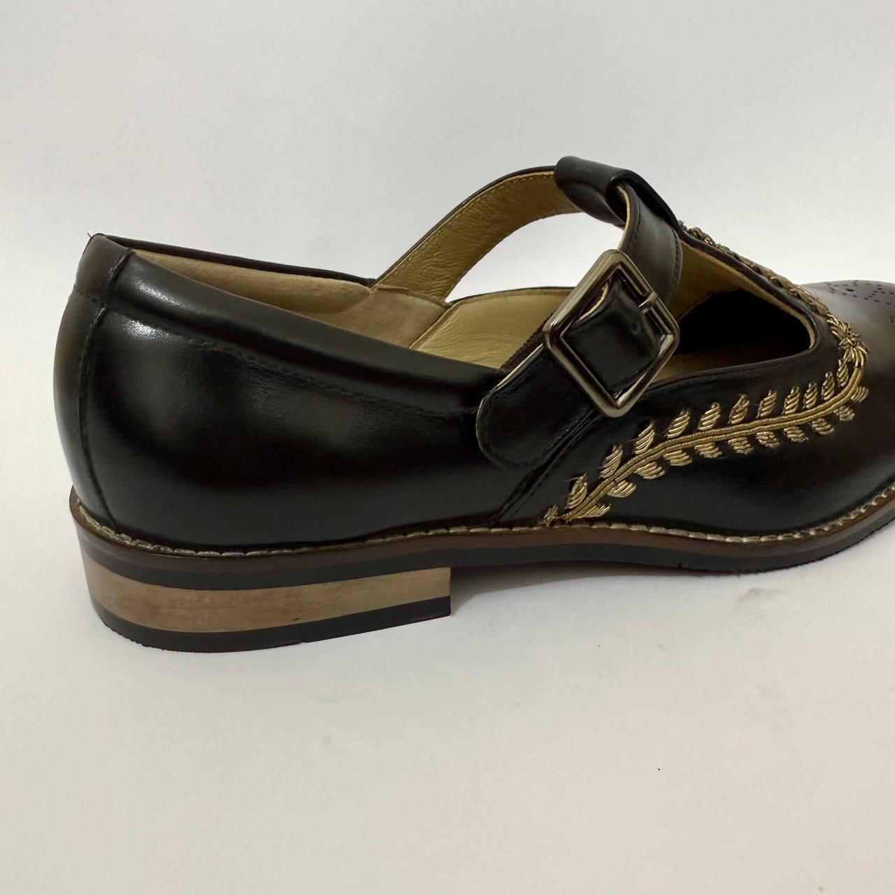 BLACK LEATHER EMBROIDERED BUCKLE STRAP SHOES