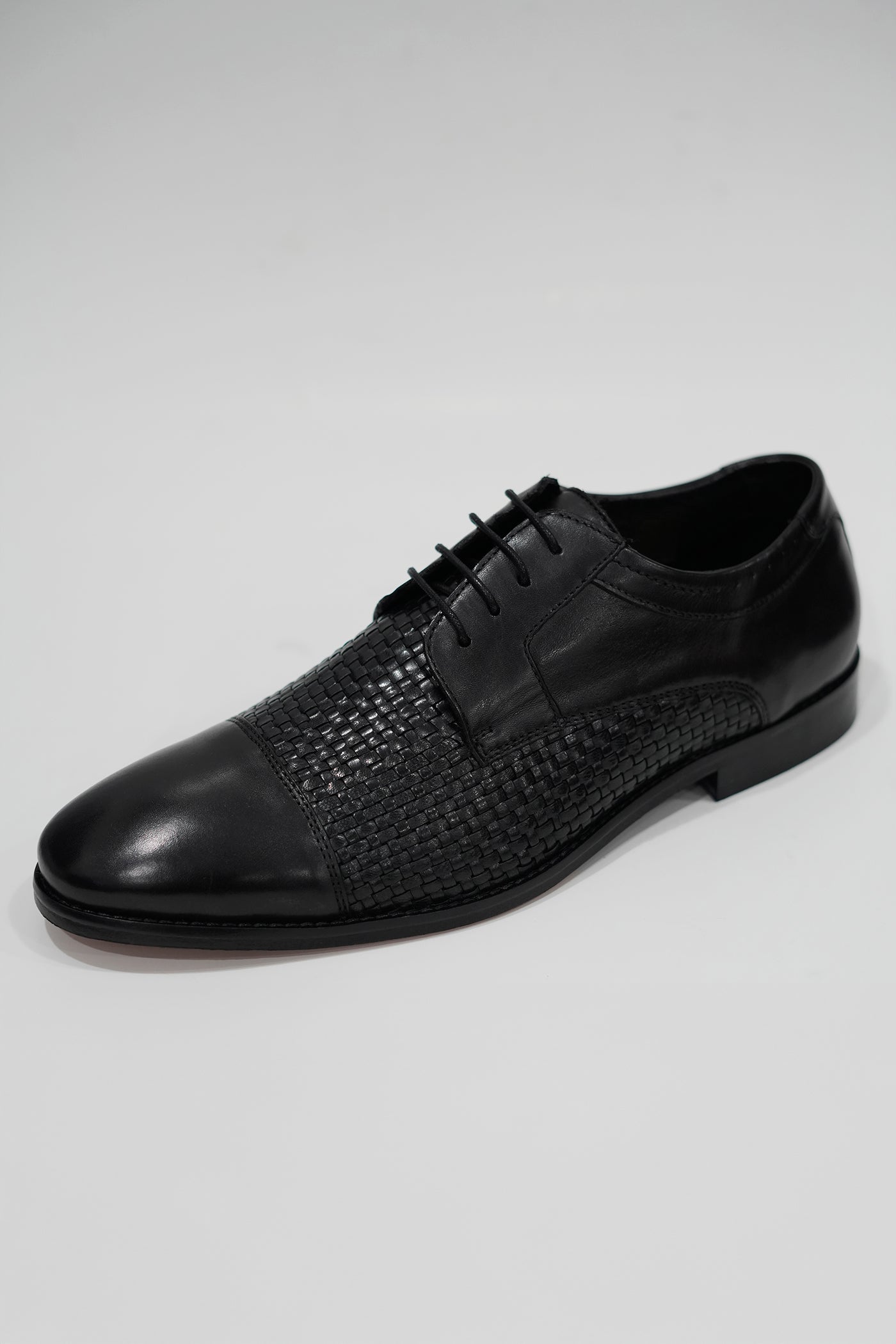 OXFORD LACE-UP DRESS SHOE