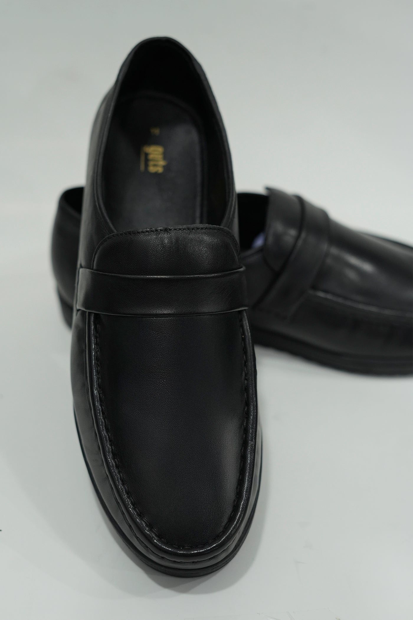 CLASSIC PENNY LOAFERS