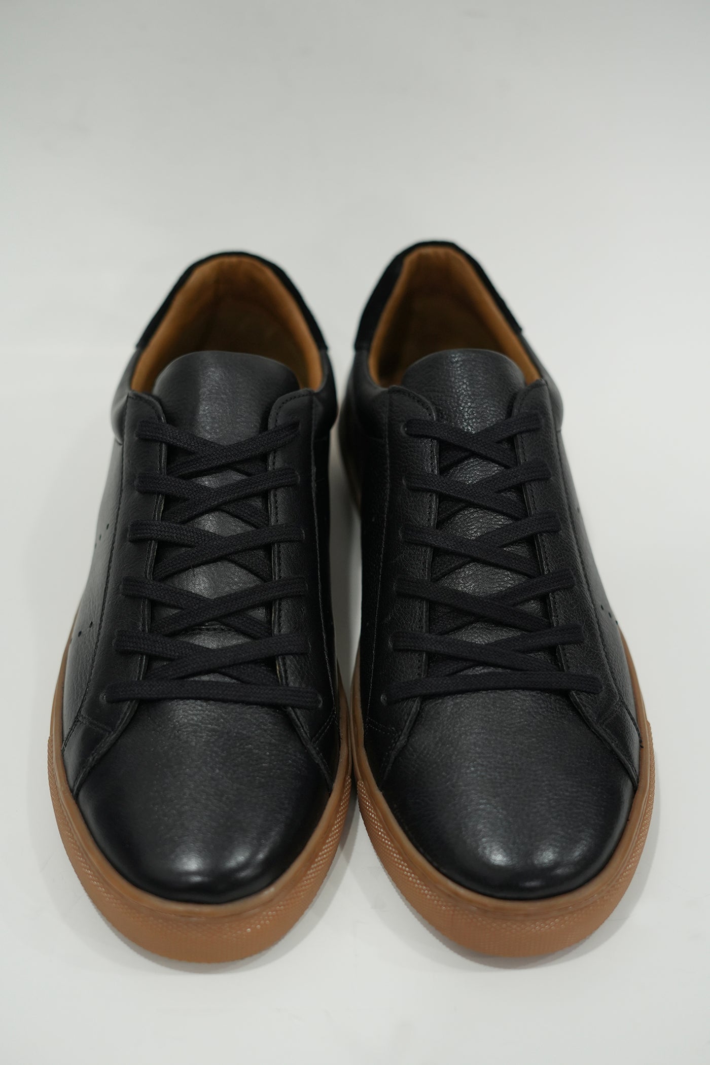 BLACK LOW-TOP SNEAKERS