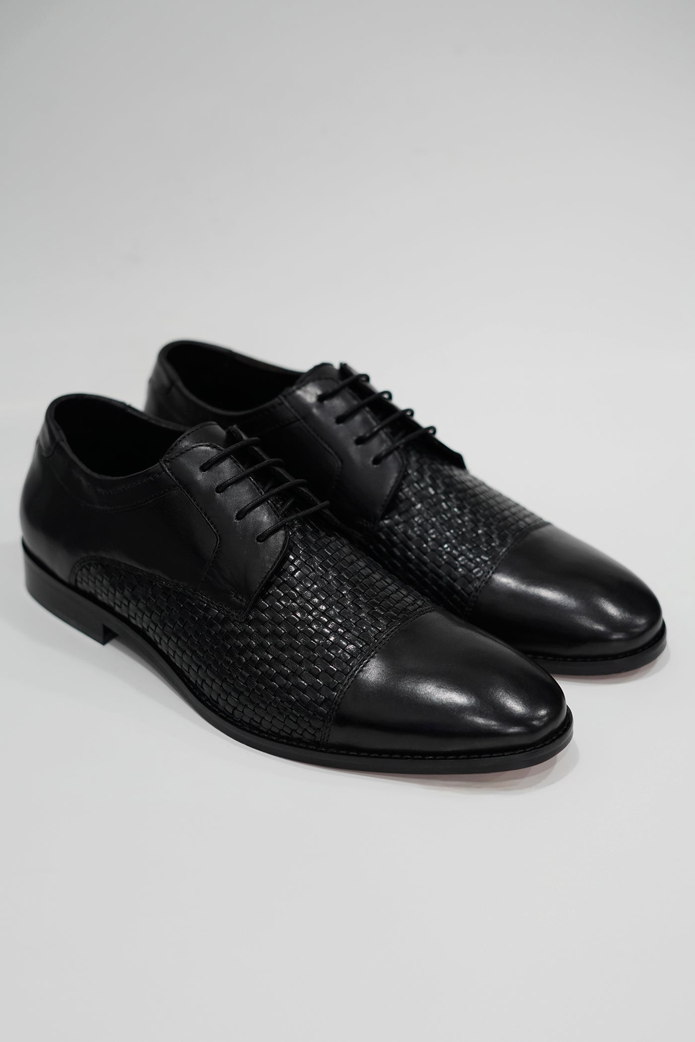 OXFORD LACE-UP DRESS SHOE