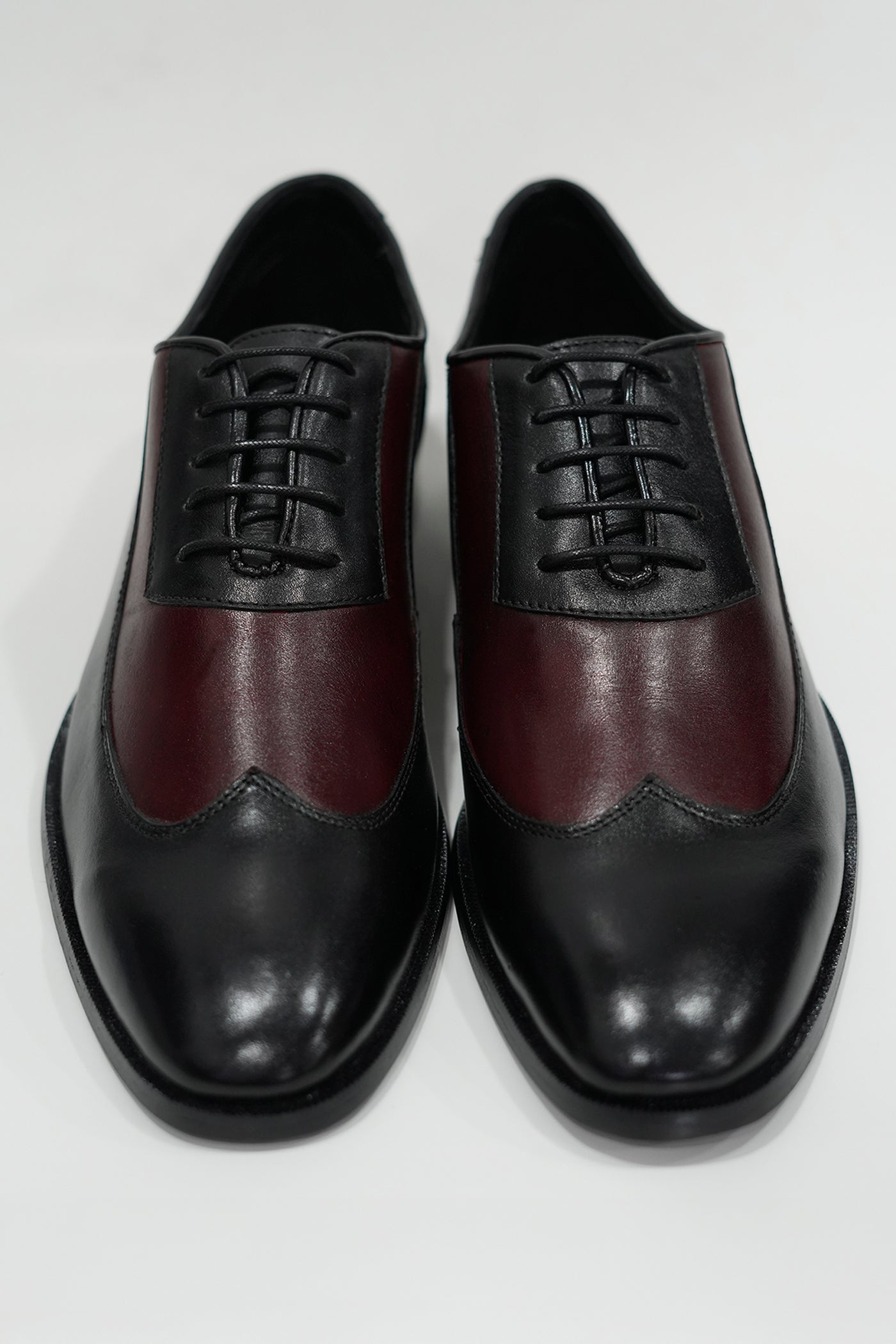 TWO-TONE OXFORD LACE-UP DRESS SHOE