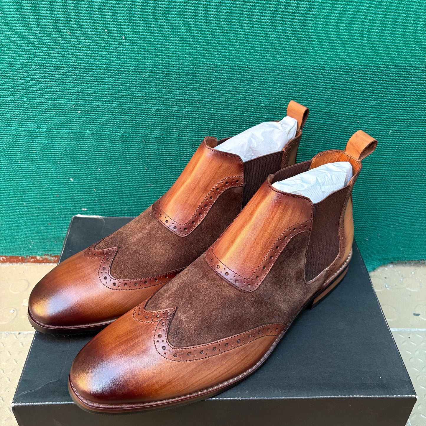 TWO-TONE BROGUE CHELSEA BOOTS