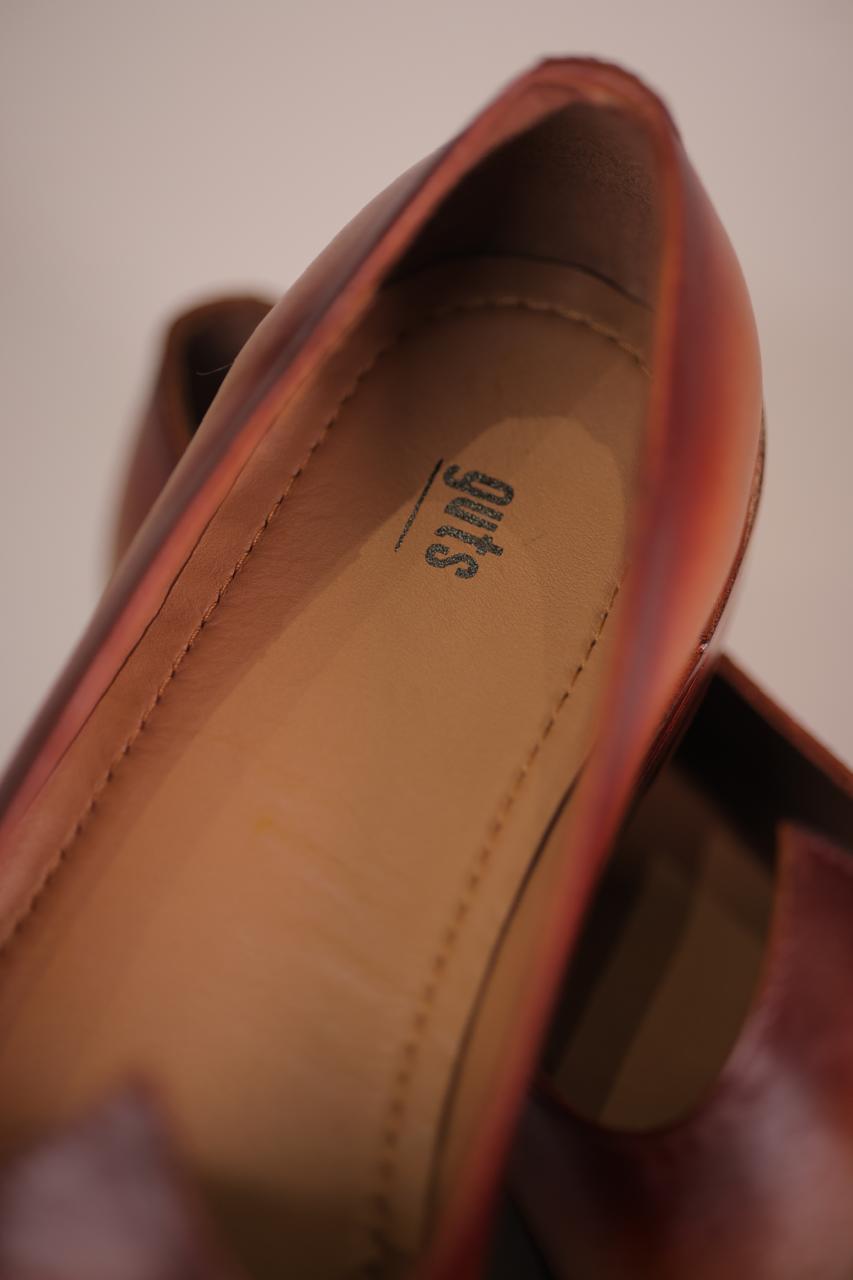 HAND-EMBROIDERED TAN LEATHER JALSA