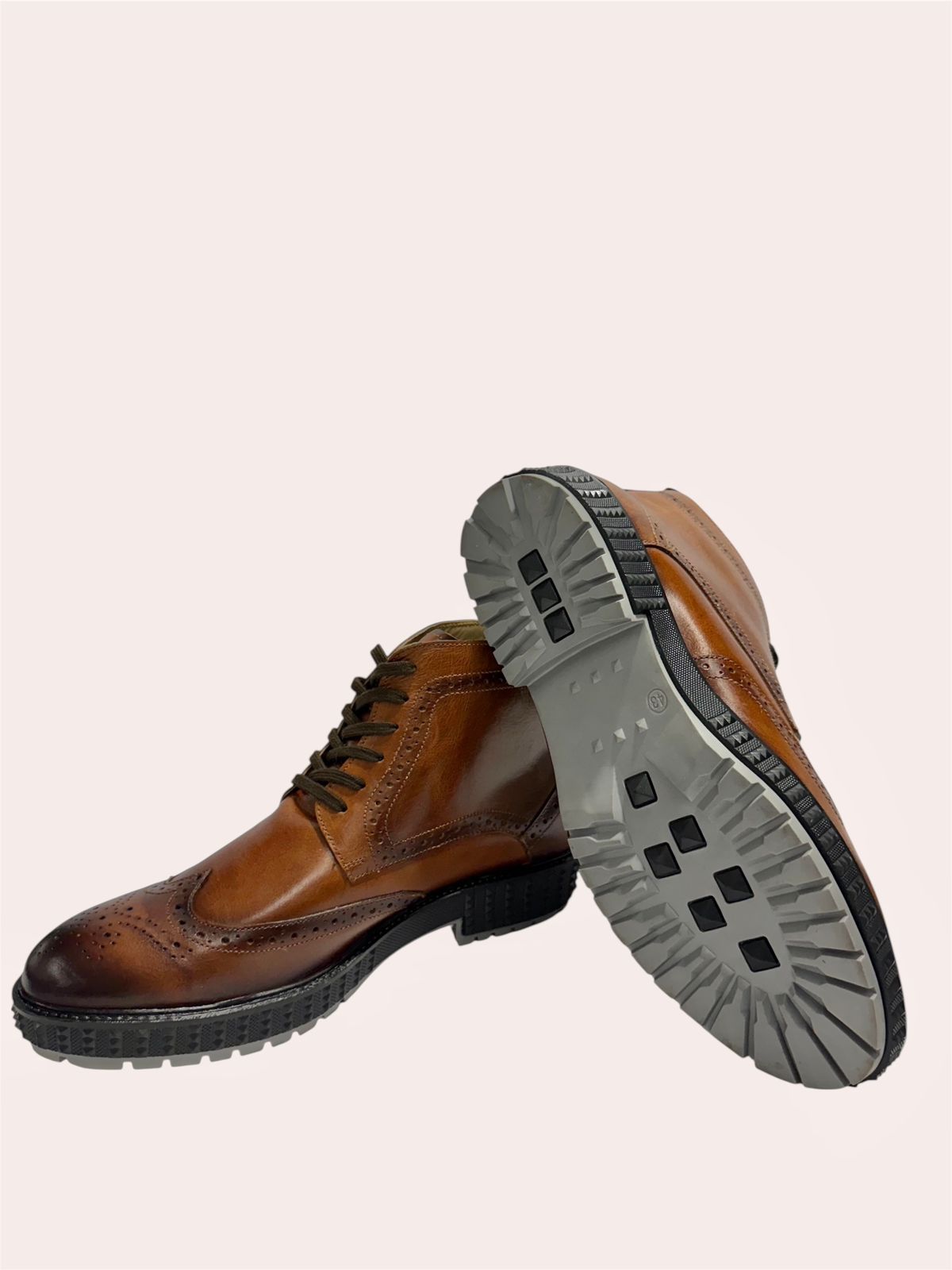 CLASSIC TAN LEATHER BROGUE BOOTS