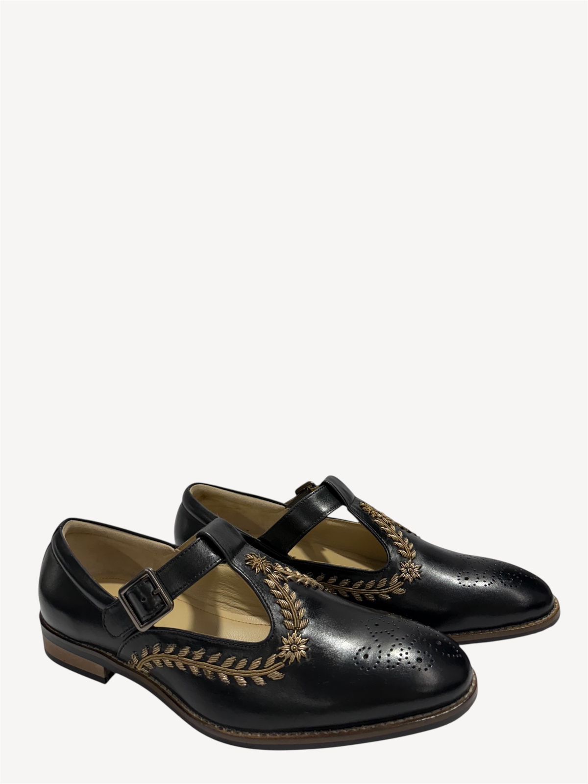 BLACK LEATHER EMBROIDERED BUCKLE STRAP SHOES