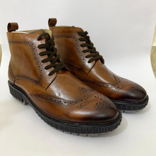 CLASSIC TAN LEATHER BROGUE BOOTS