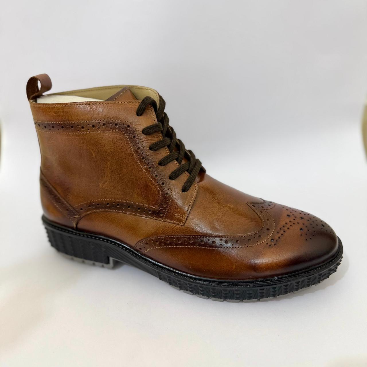 CLASSIC TAN LEATHER BROGUE BOOTS