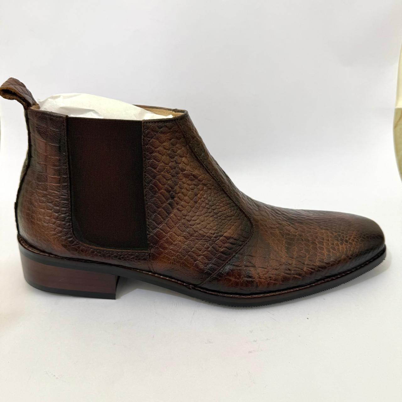 CLASSIC BROWN TEXTURED CHELSEA BOOTS