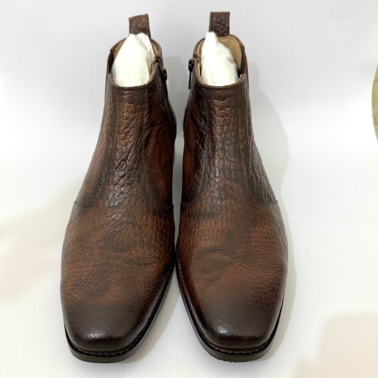 CLASSIC BROWN TEXTURED CHELSEA BOOTS