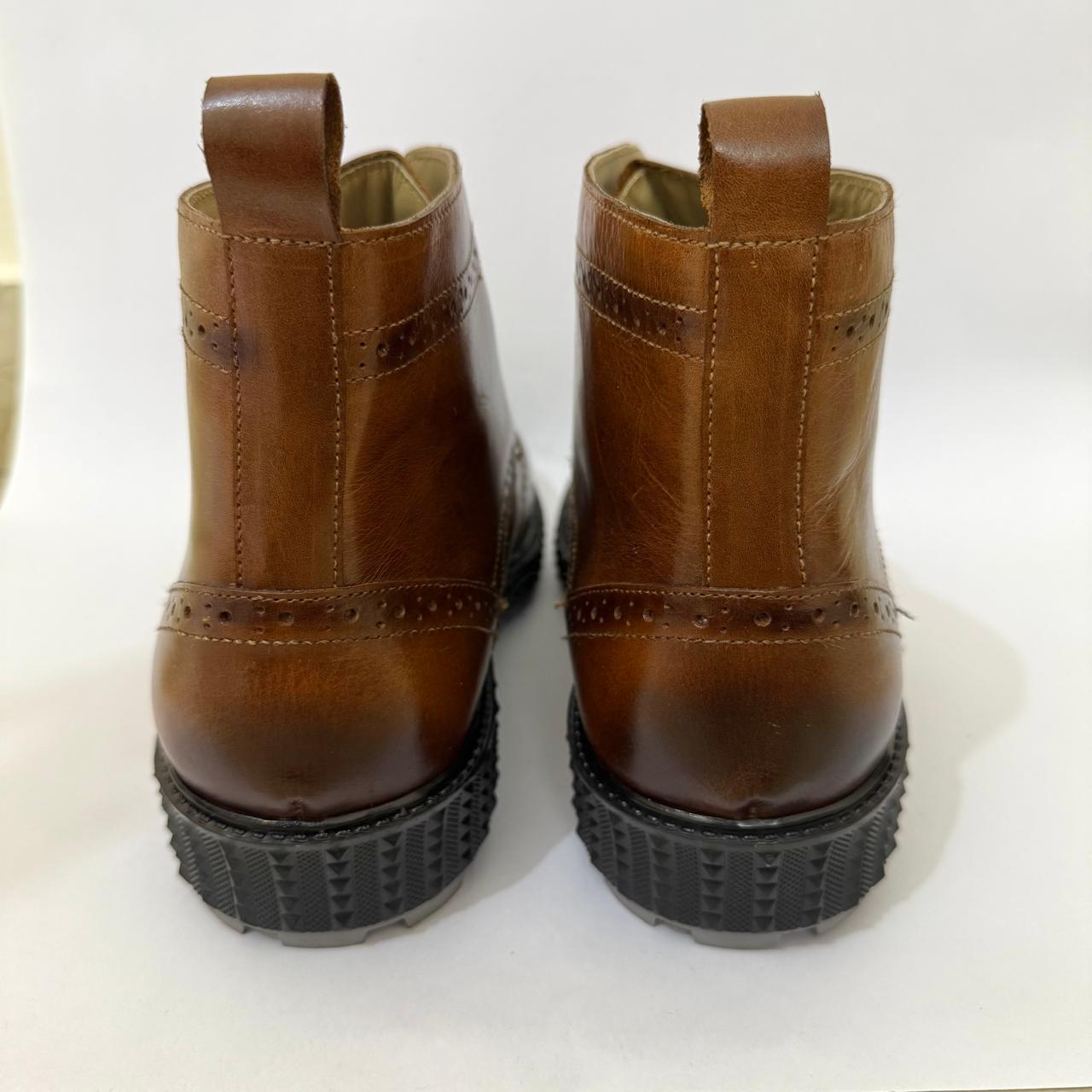 CLASSIC TAN LEATHER BROGUE BOOTS