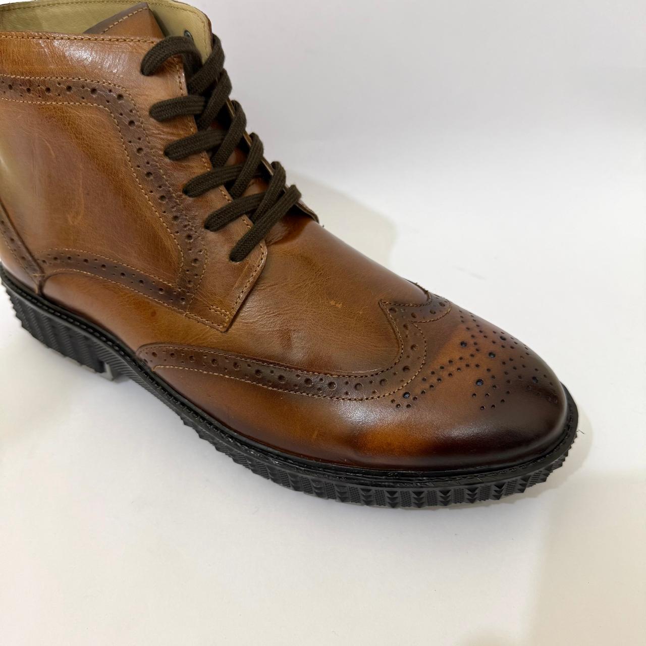 CLASSIC TAN LEATHER BROGUE BOOTS