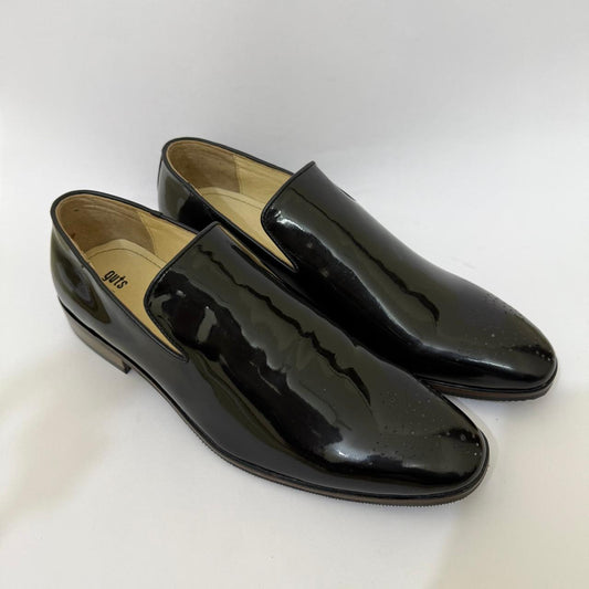 BLACK PATENT LEATHER SLIP-ON LOAFERS