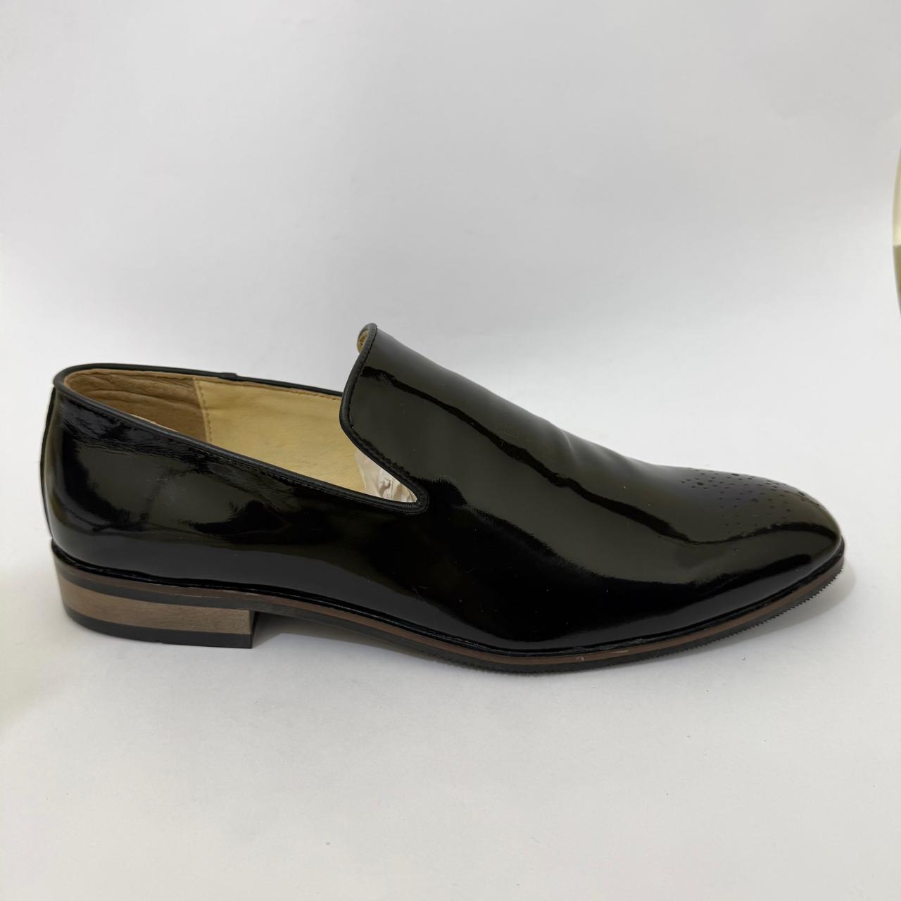BLACK PATENT LEATHER SLIP-ON LOAFERS