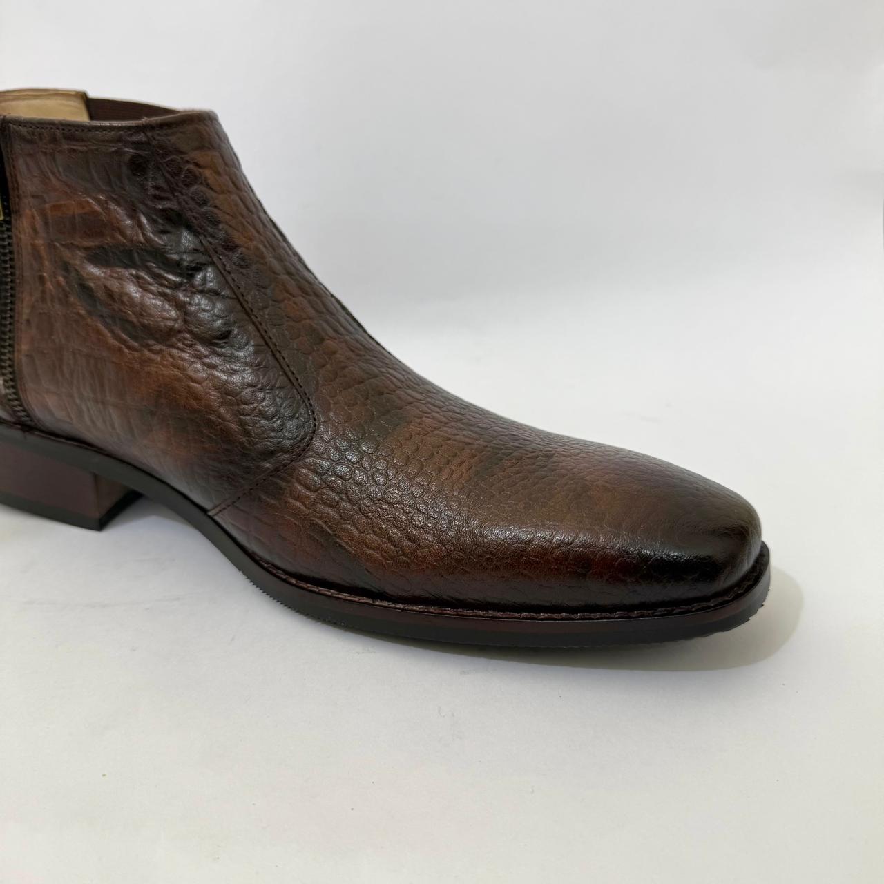 CLASSIC BROWN TEXTURED CHELSEA BOOTS