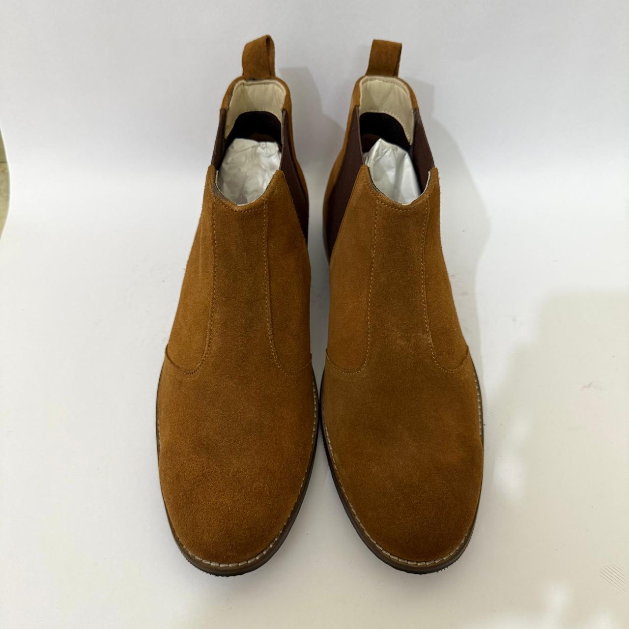 CLASSIC TAN SUEDE CHELSEA BOOTS