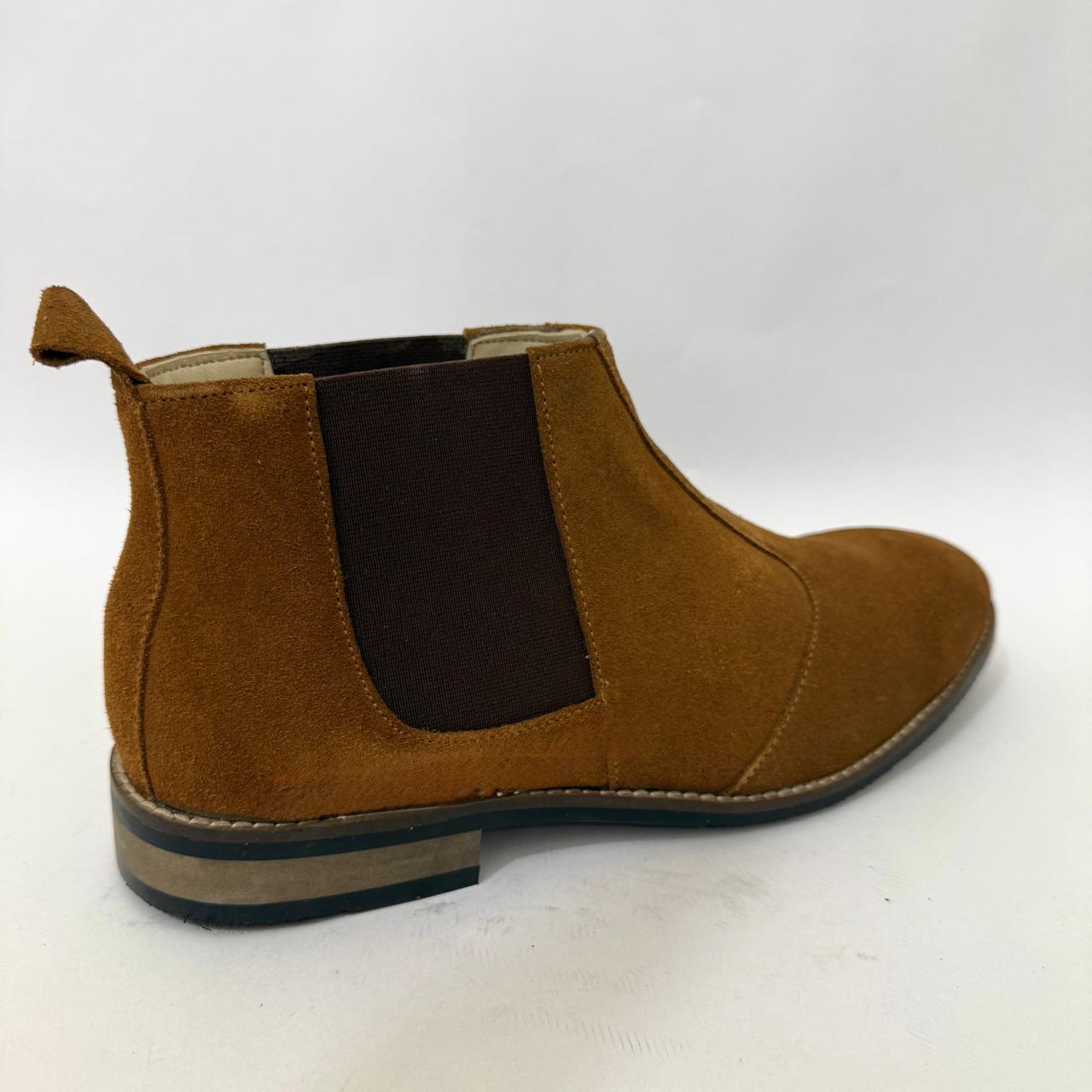 CLASSIC TAN SUEDE CHELSEA BOOTS