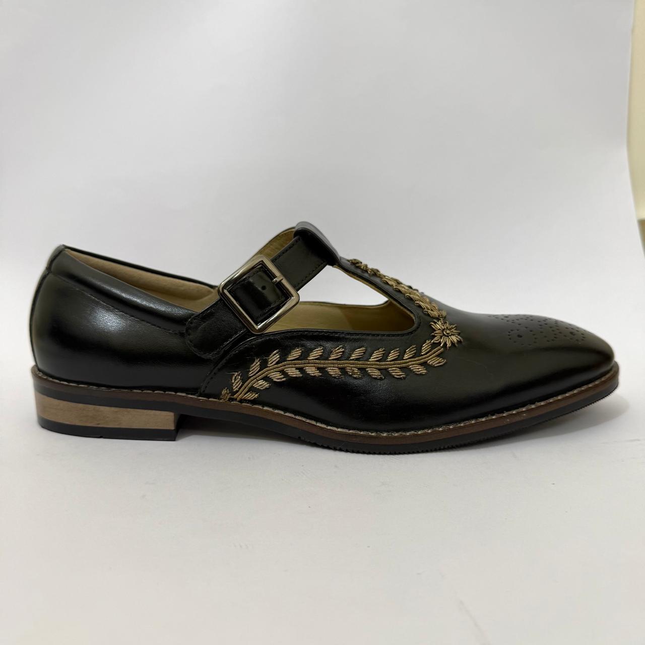 BLACK LEATHER EMBROIDERED BUCKLE STRAP SHOES