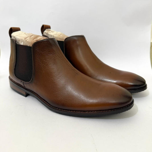 CLASSIC BROWN CHELSEA BOOTS