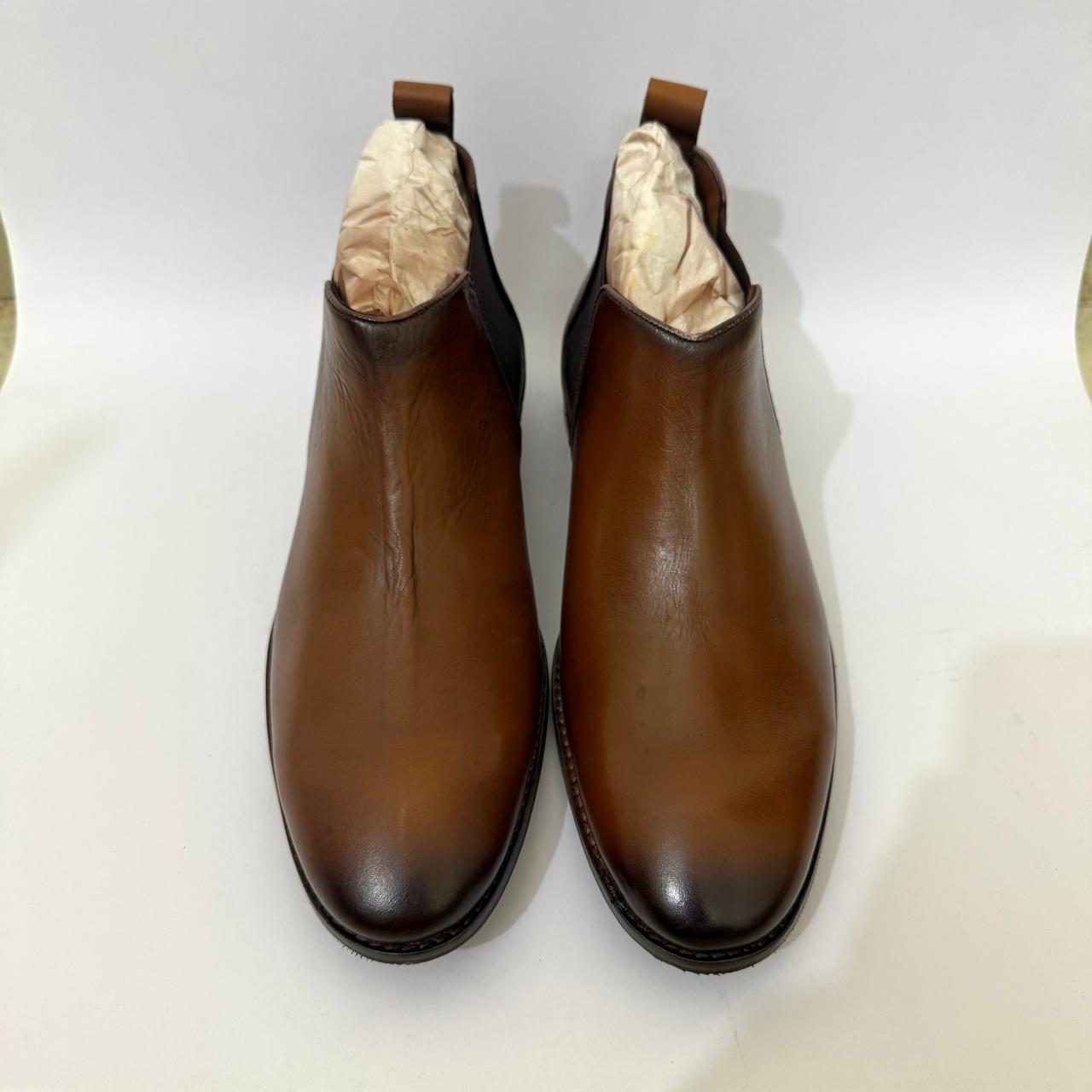 CLASSIC BROWN CHELSEA BOOTS