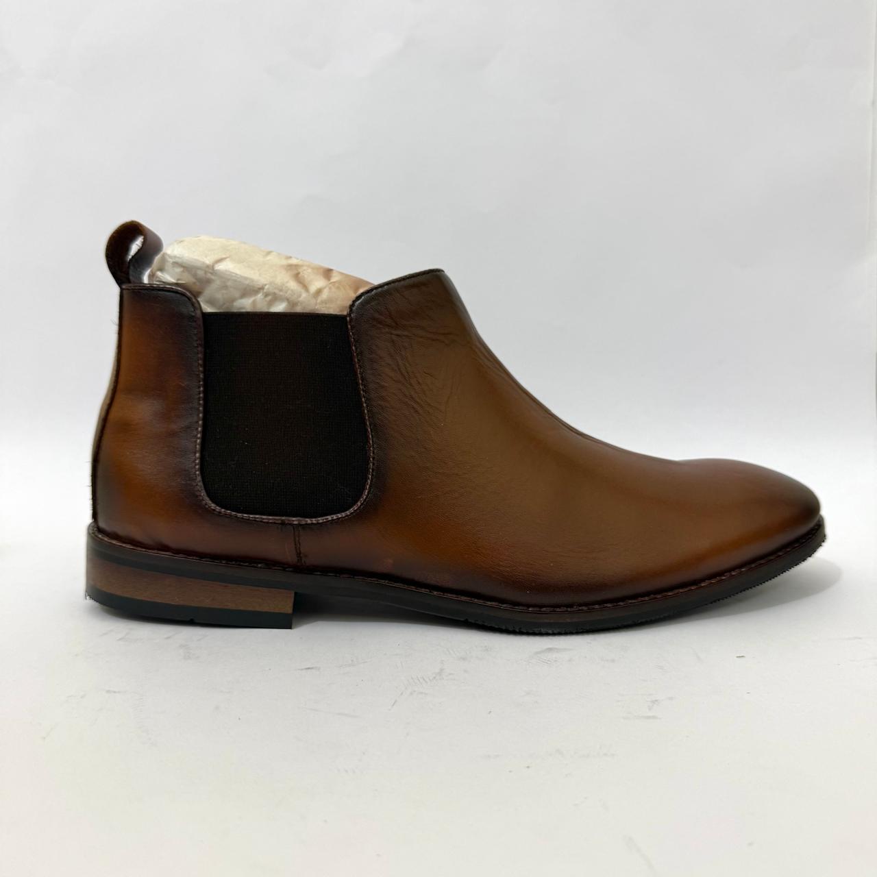 CLASSIC BROWN CHELSEA BOOTS