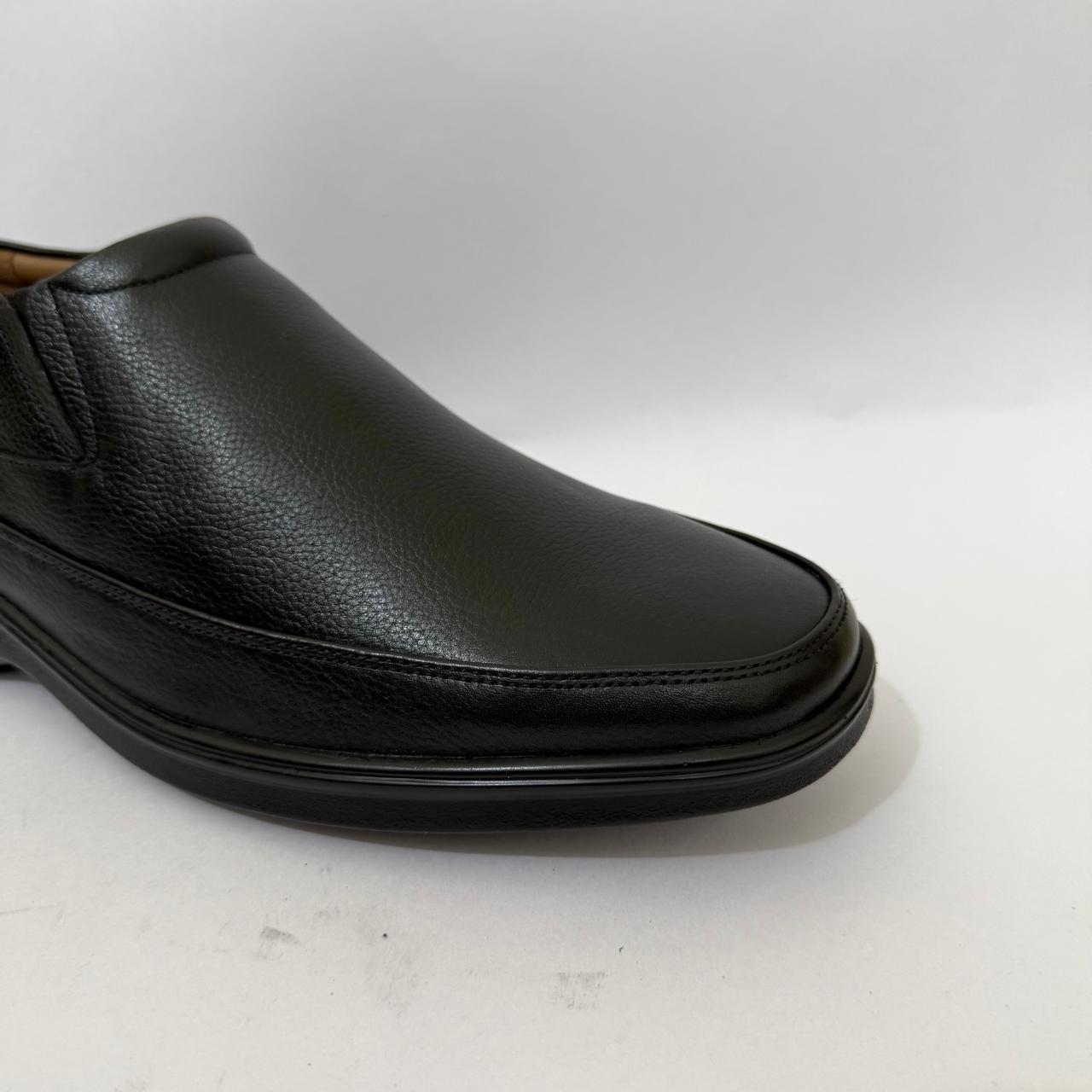 CLASSIC BLACK COMFORT SLIP-ON