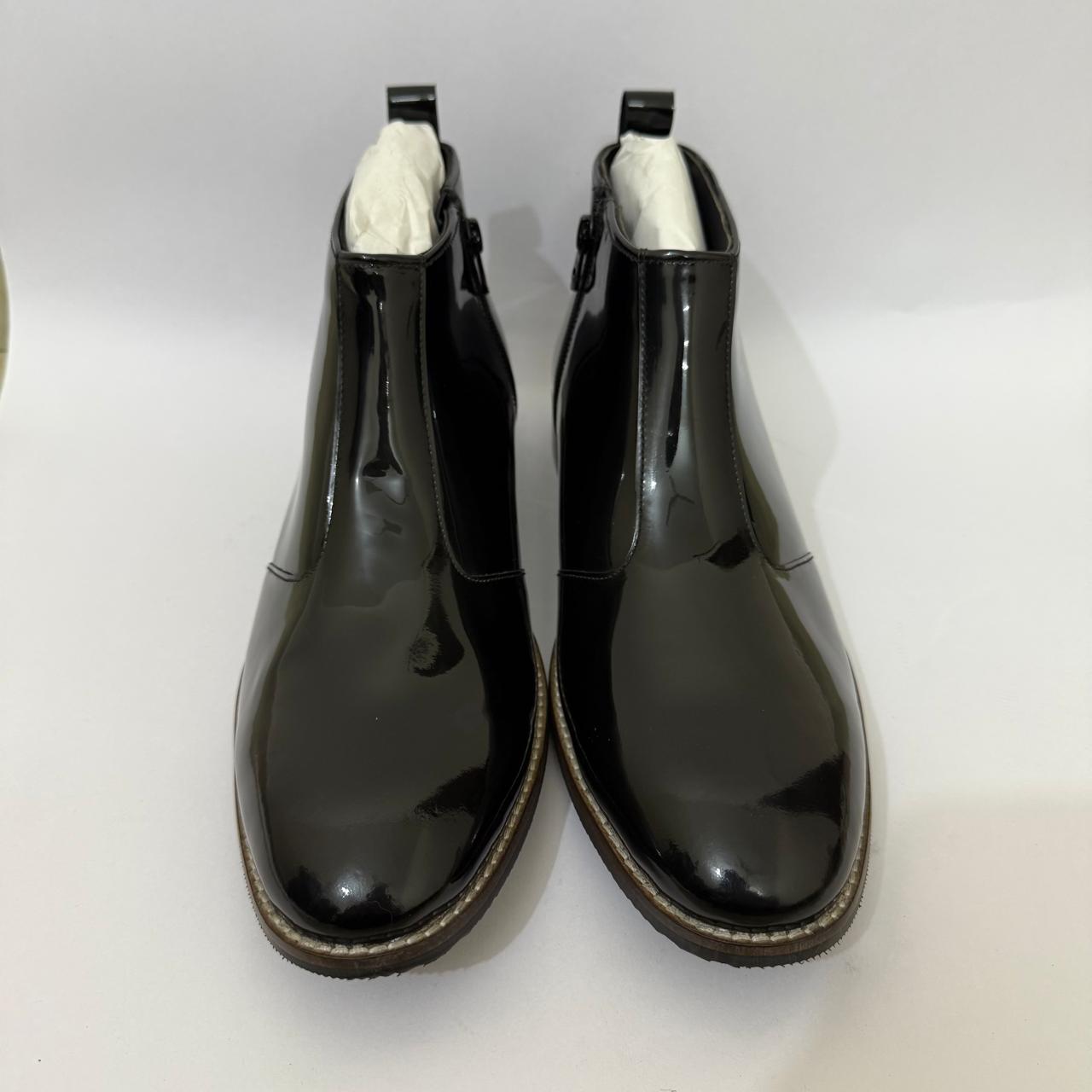 CLASSIC BLACK PATENT LEATHER CHELSEA BOOTS