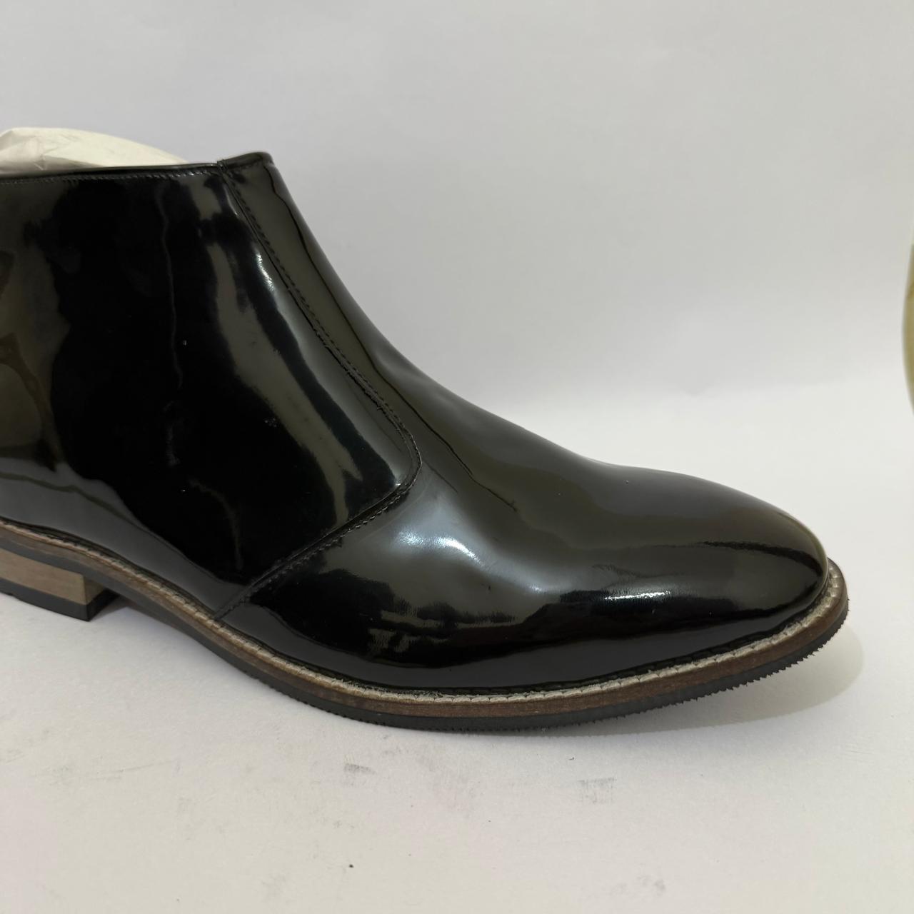 CLASSIC BLACK PATENT LEATHER CHELSEA BOOTS