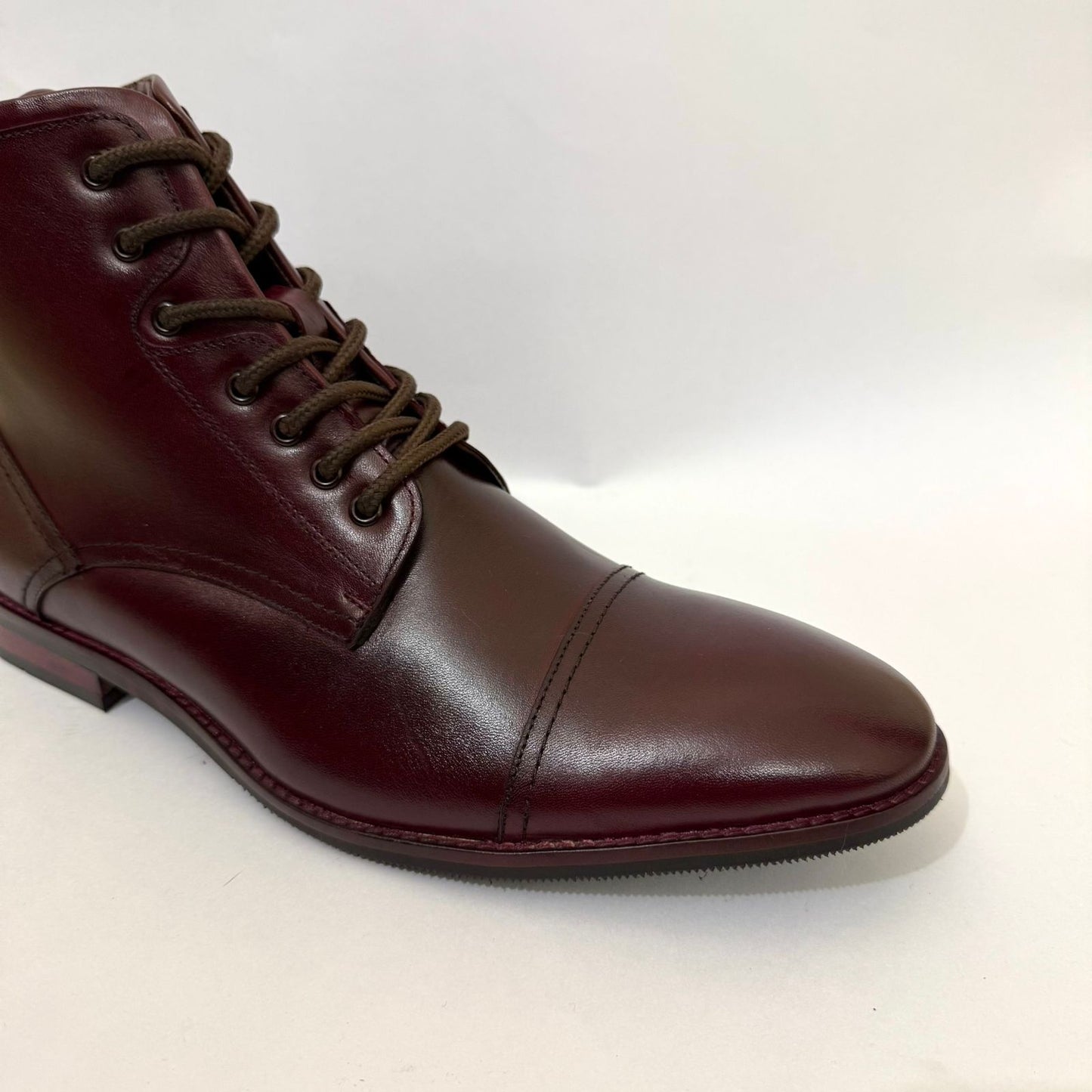 BURGUNDY LACE-UP BOOTS
