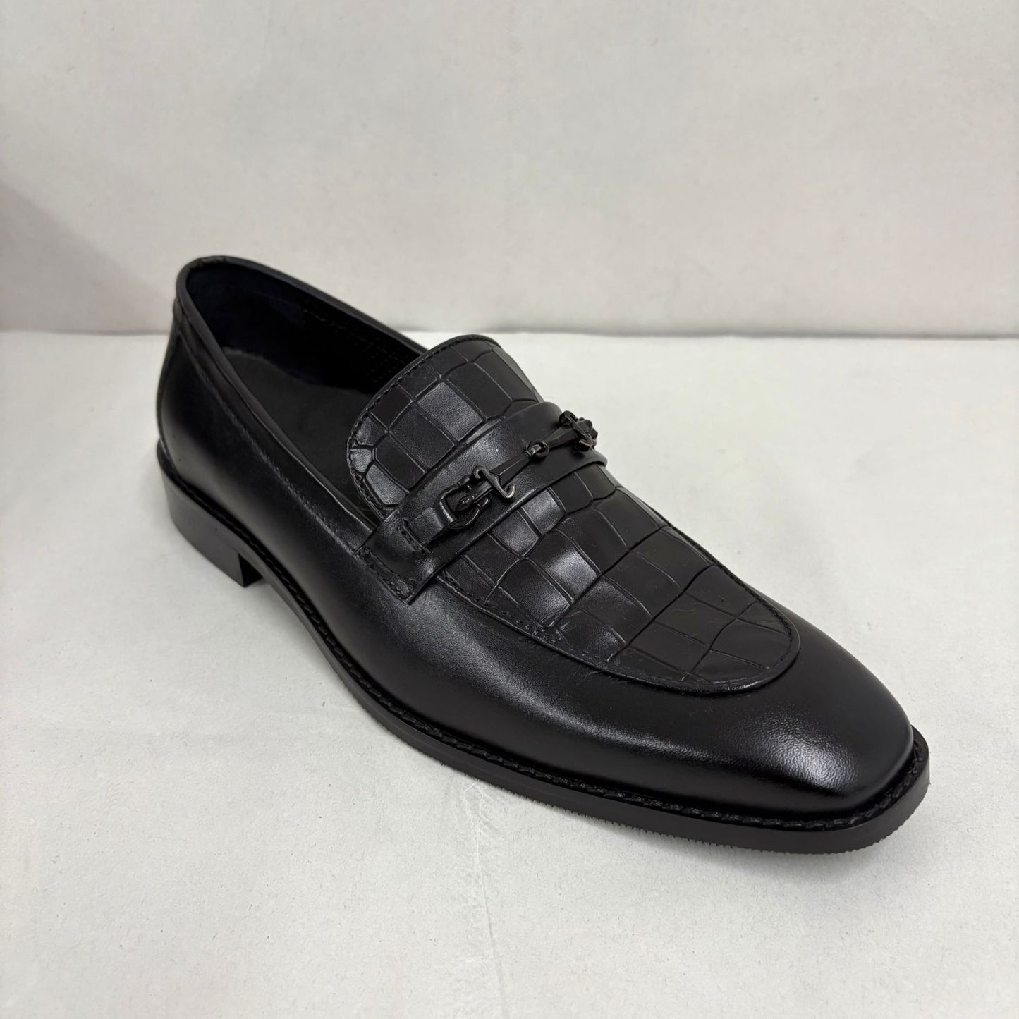 CLASSIC BLACK CROC LOAFERS