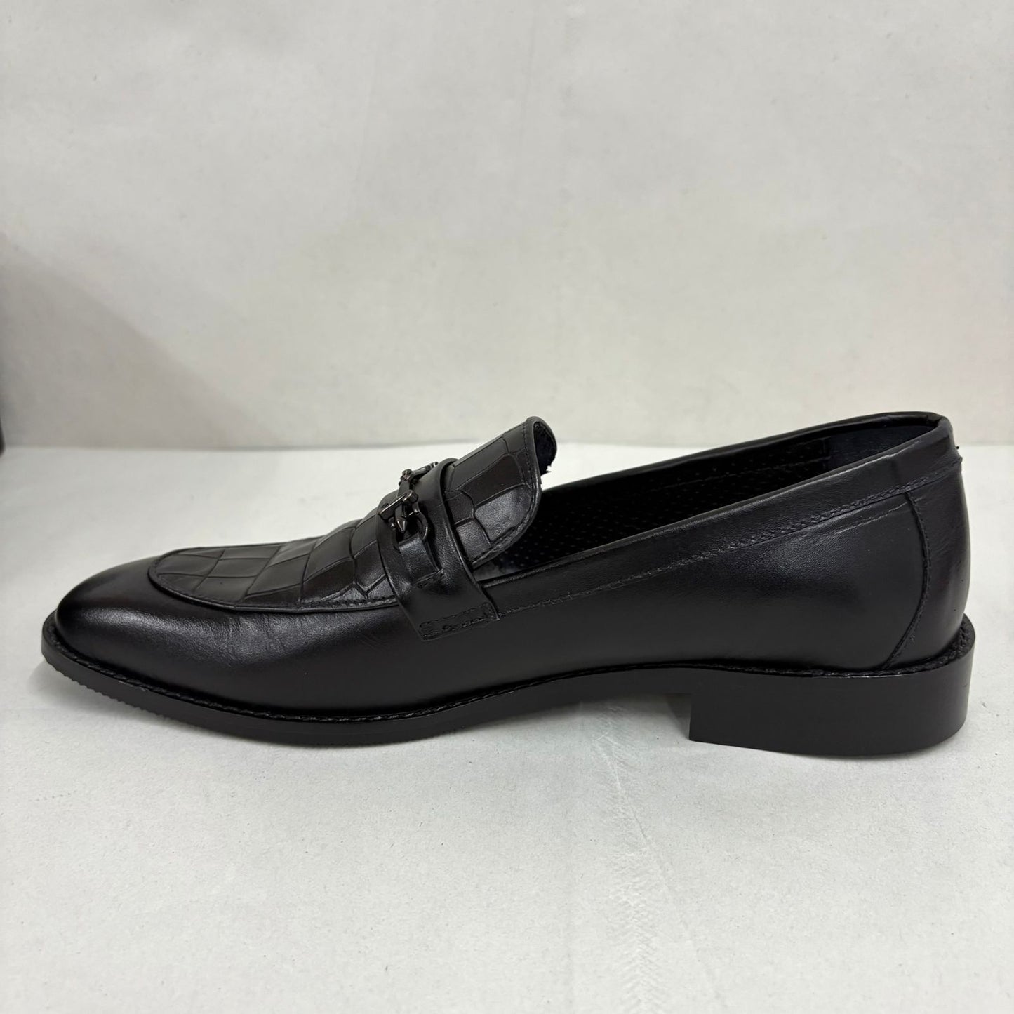 CLASSIC BLACK CROC LOAFERS